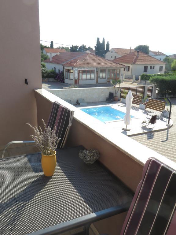 Banic Apartments With Pool Biograd Na Moru Pokoj fotografie