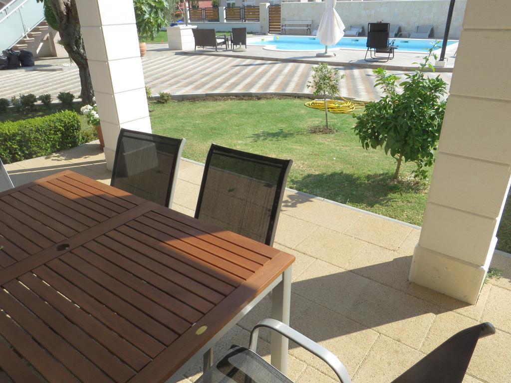 Banic Apartments With Pool Biograd Na Moru Pokoj fotografie