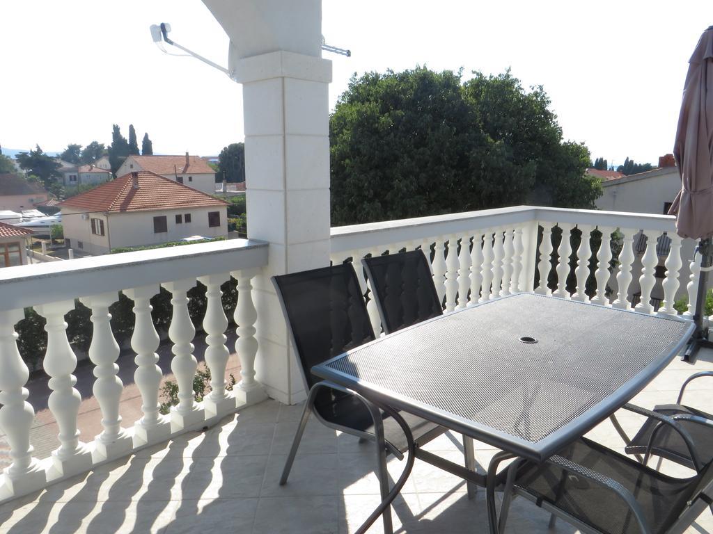 Banic Apartments With Pool Biograd Na Moru Pokoj fotografie