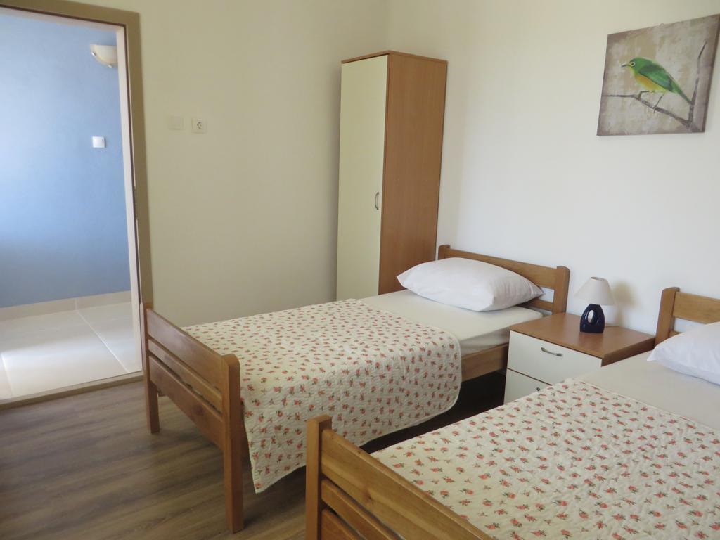 Banic Apartments With Pool Biograd Na Moru Pokoj fotografie