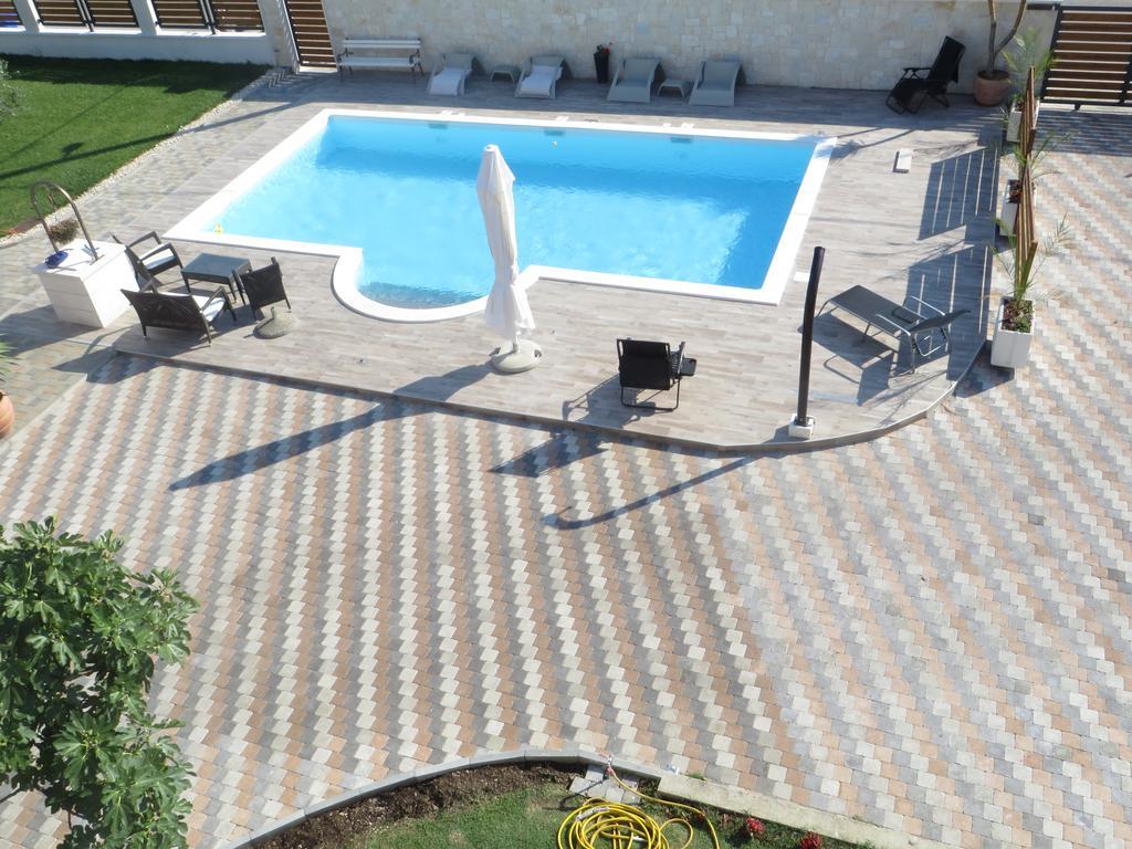 Banic Apartments With Pool Biograd Na Moru Pokoj fotografie