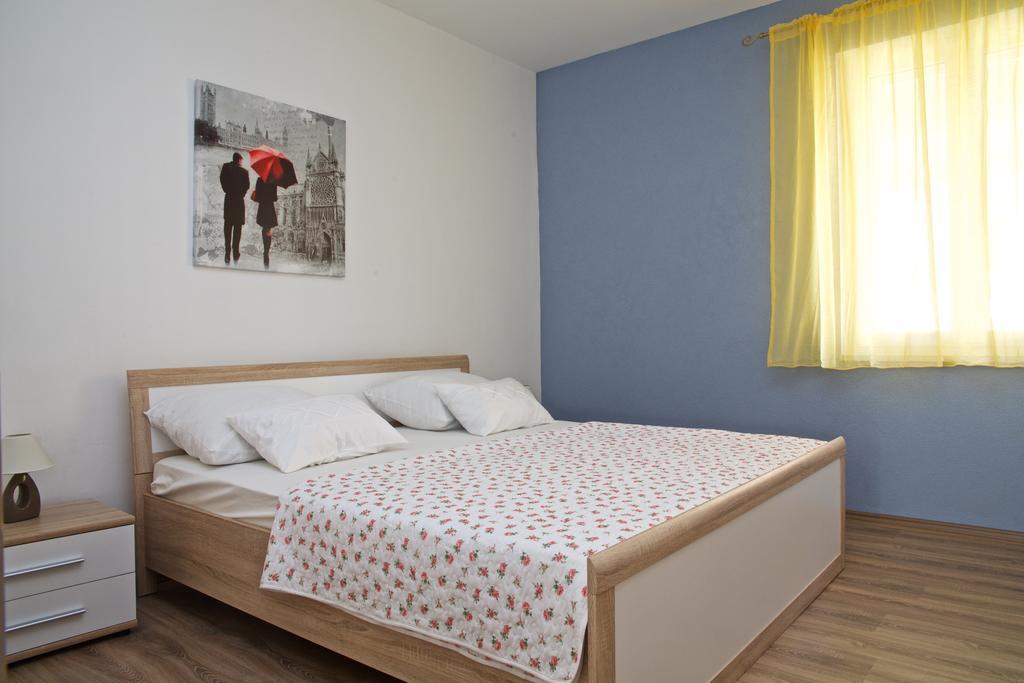Banic Apartments With Pool Biograd Na Moru Pokoj fotografie